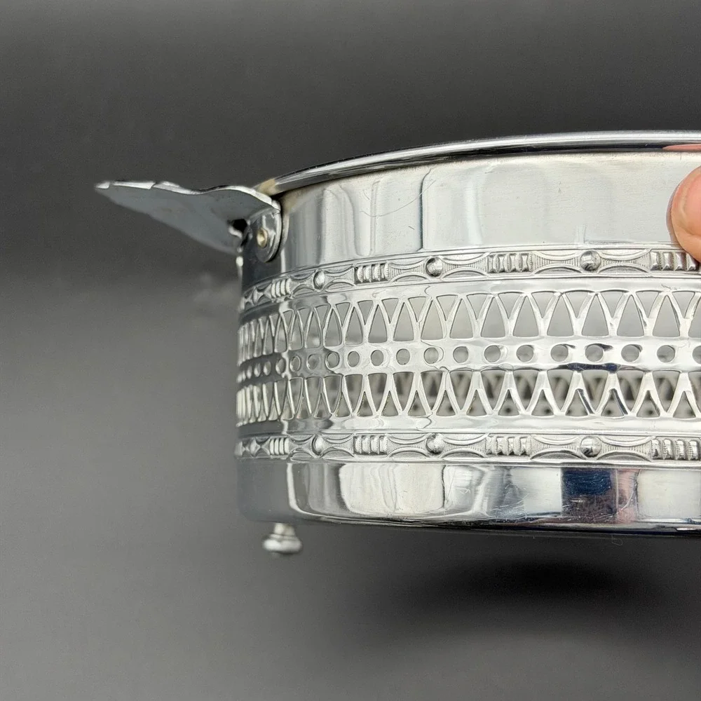 Vintage Pyrex Glass Casserole Dish with Silver Tone Metal Filigree Caddy 622-B
